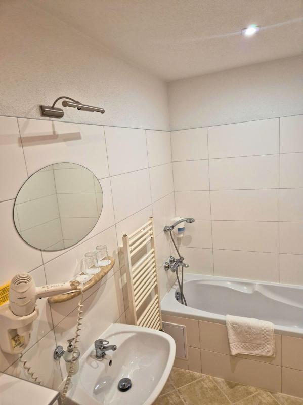 Izba Apartmán Classic v TANKBAR  s.r.o. – Kupelna apartman klasik